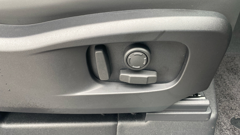 Land Rover Defender 3.0 D250 X-Dynamic SE 90 3dr Auto Diesel Estate